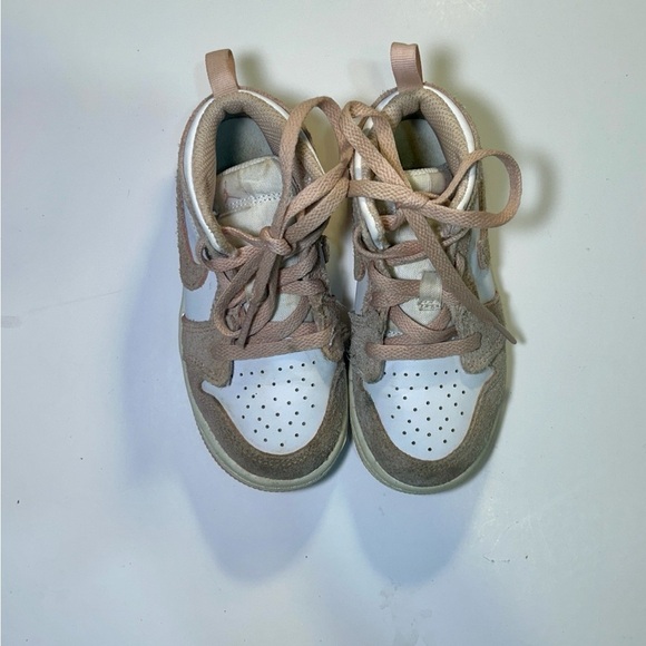 Kid's Air Jordan Jordan 1 Mid SE
Girls size 9c - Picture 5 of 7